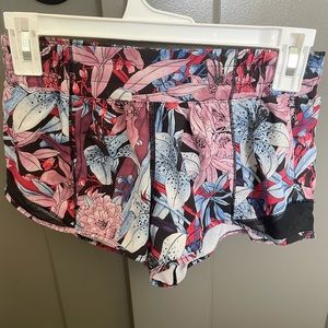 LULULEMON printed shorts